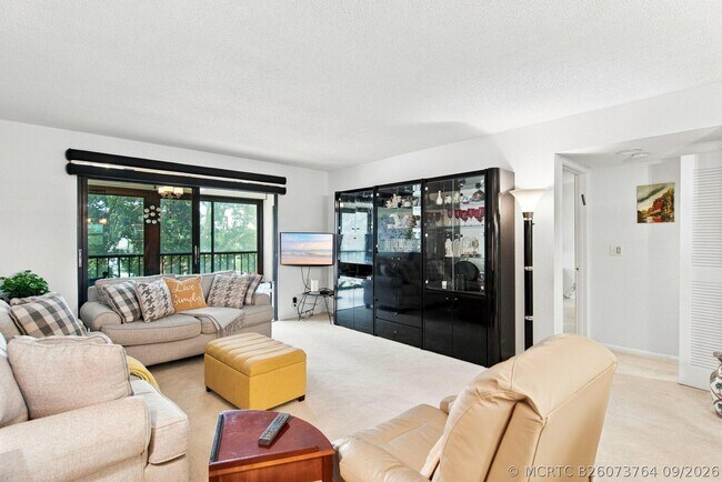 Foto del edificio - 7290 Kinghurst Dr