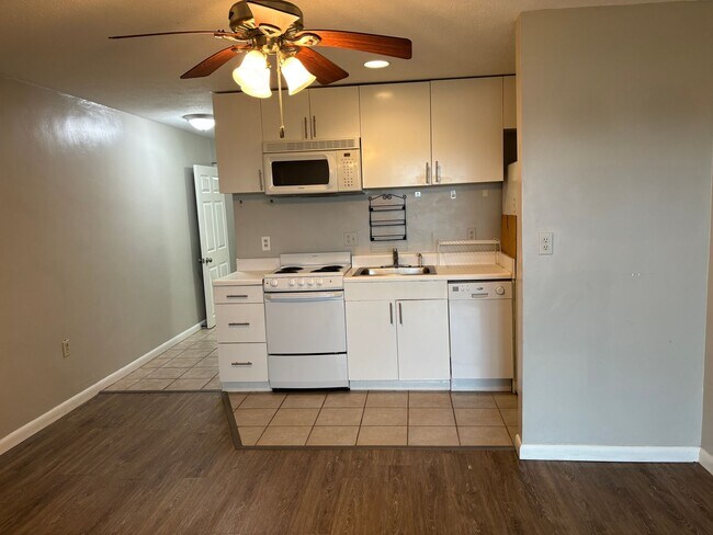 Foto del edificio - 5505 Sun Harbor Rd