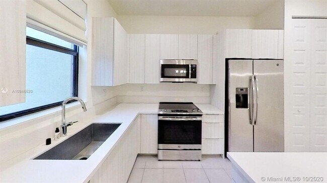 Foto del edificio - 10547 NW 81st St