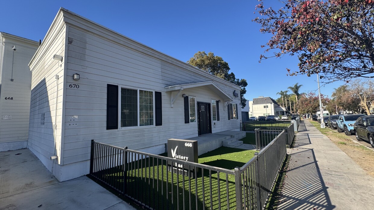 Front Cottage - Victory House East