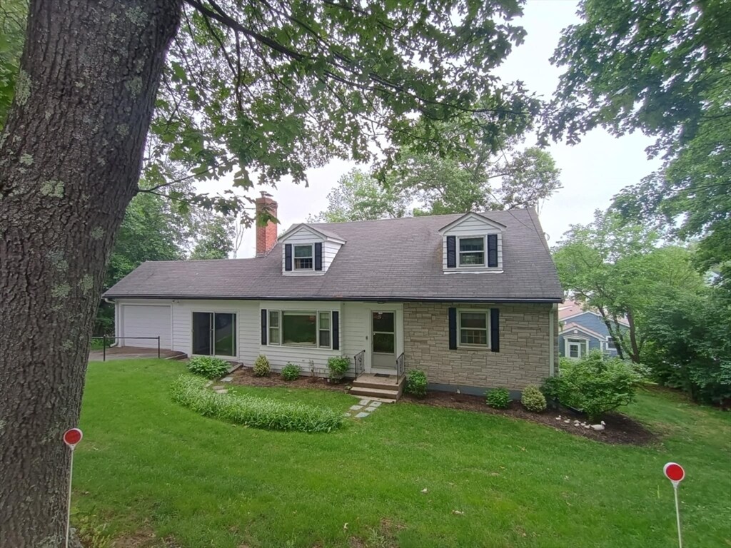 Primary Photo - 67 Cliffe Ave
