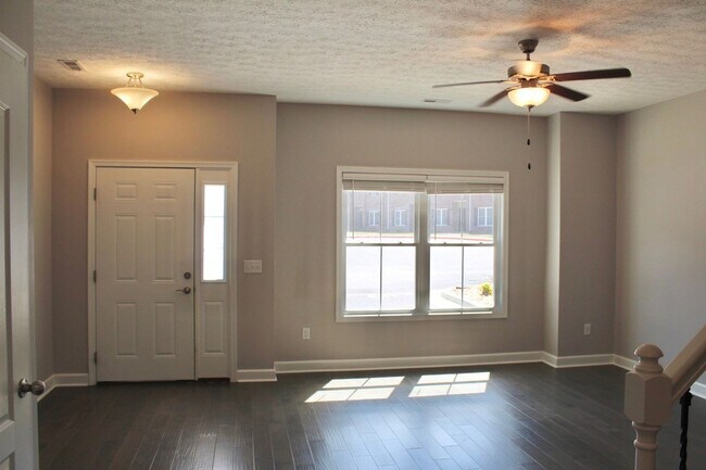 Foto del edificio - 162 Cedar Point Ln
