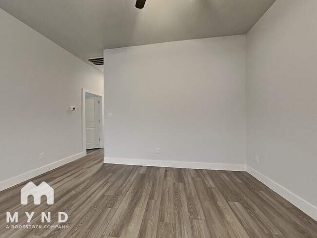 Building Photo - 4826 Paula St