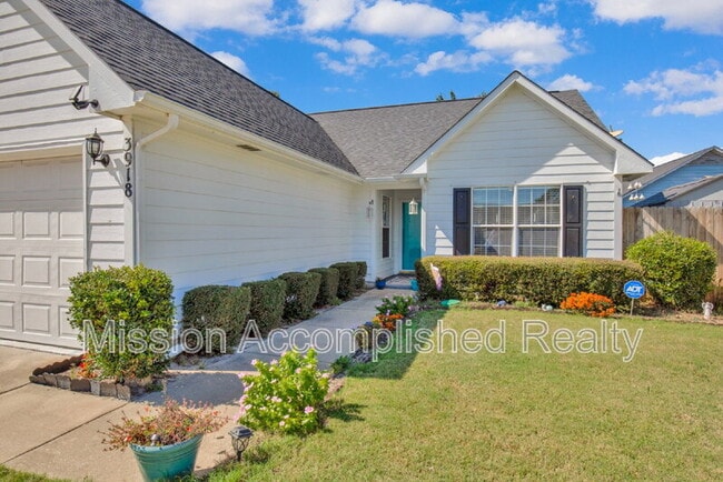 Building Photo - 3918 Red Oak Dr
