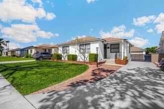 Building Photo - 9633 Florpark St