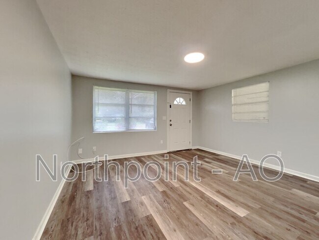 Foto del edificio - 10683 Arnez Rd