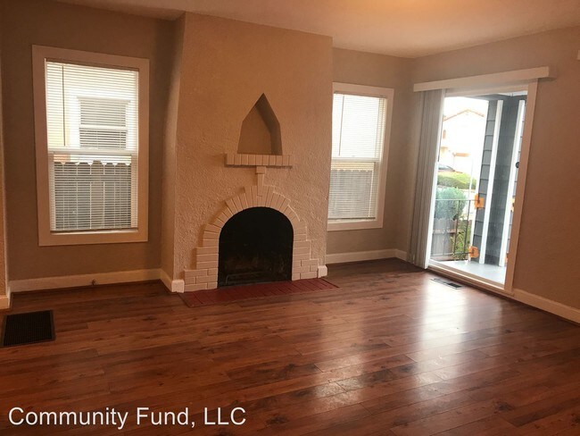 Building Photo - 3 br, 1.5 bath House - 1806 105th. Ave.