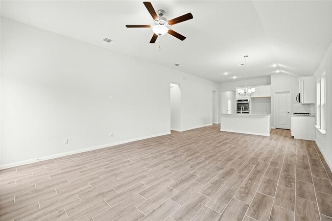 Foto del edificio - 329 Bright Star Ln