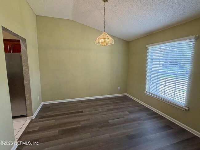 Building Photo - 6083 Alpenrose Ave