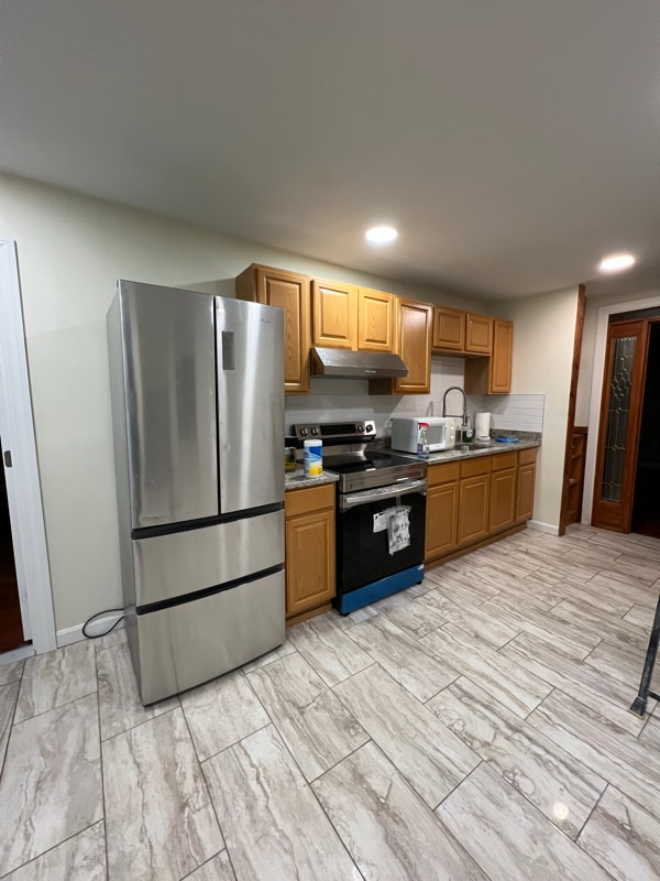 Building Photo - 10 Walnut Ct