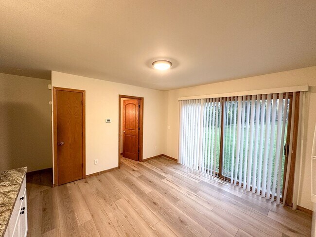 Foto del edificio - Raymond Rd Duplex