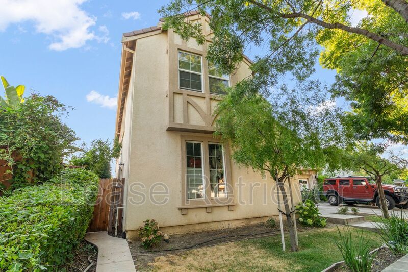 Primary Photo - 265 S Sonrisa St