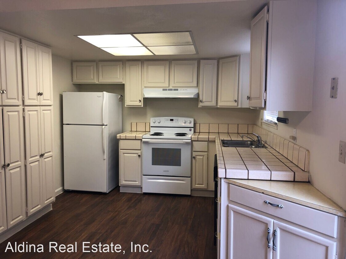 Building Photo - 2 br, 2 bath House - 529 Vivienne Dr.