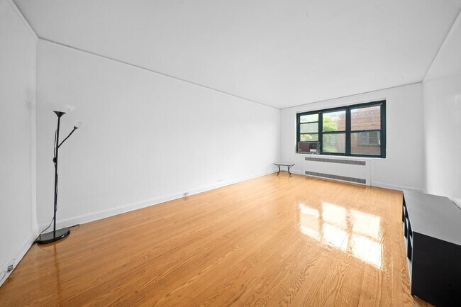Foto del edificio - 34-40-40 79th St