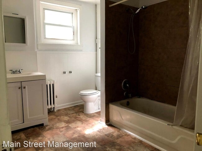 Building Photo - 3 br, 1 bath House - 818 Walnut Street