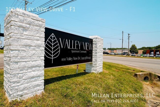 Building Photo - 100 Valley View Dr