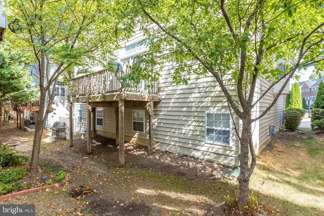Building Photo - 9136 Lake Parcel Dr