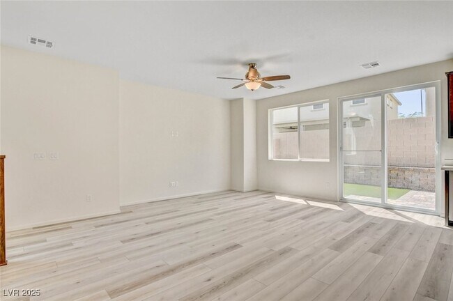 Foto del edificio - 8929 Pebble Sand St