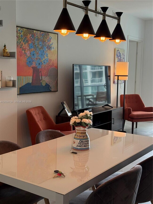 Building Photo - 1300 Brickell Bay Dr