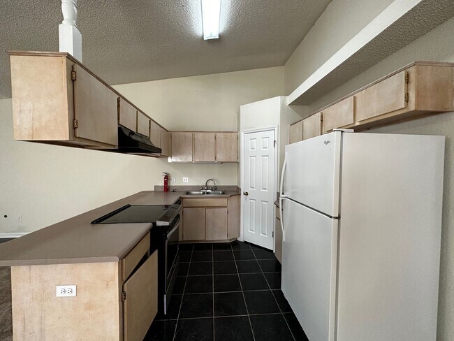 Building Photo - 2405 Silver Palm Lane- Available April 2024