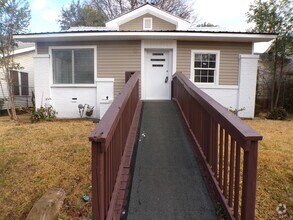 Building Photo - 720 41st Alley