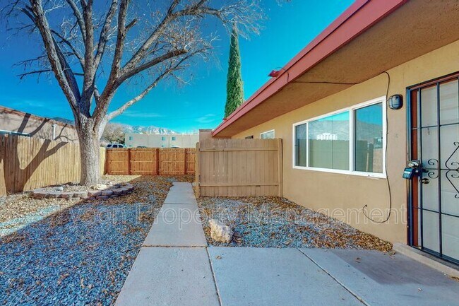 Foto del edificio - 1229 Chelwood Park Blvd NE