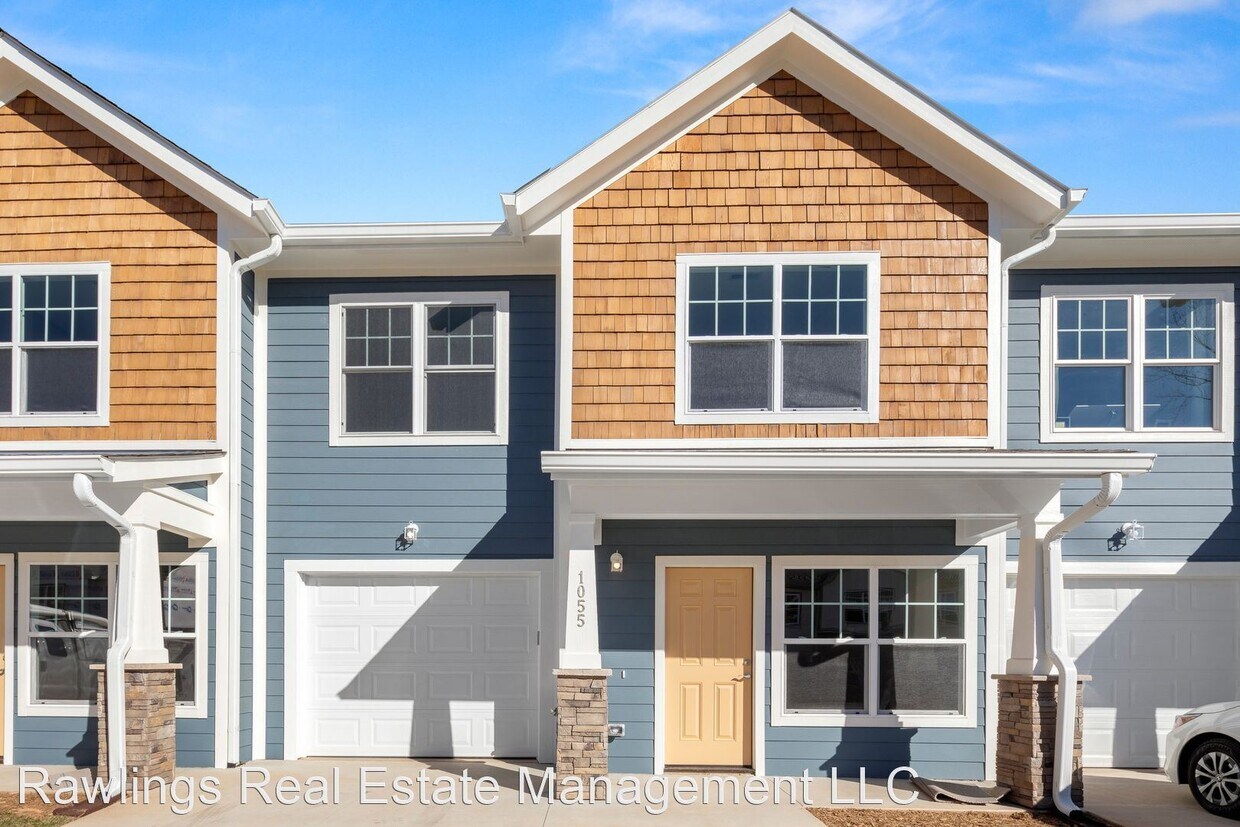 Primary Photo - 3 br, 2.5 bath House - 1055 Baldwin Common...