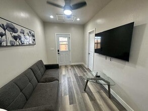 Building Photo - 4762 Voltaire St