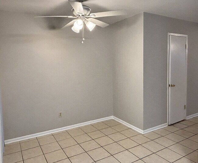 Foto del edificio - 696 Tyner St