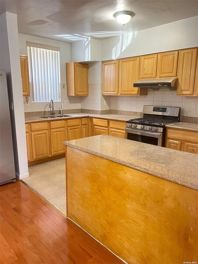 Foto del edificio - 52-22 79th St