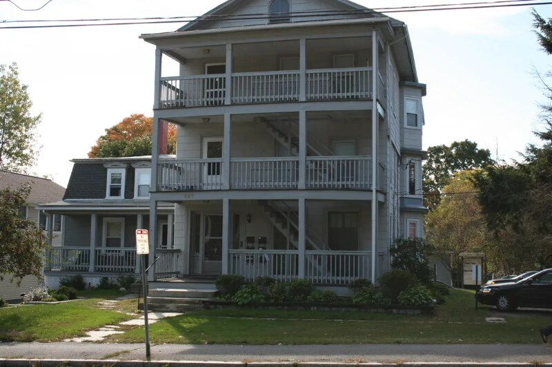 Primary Photo - 351 Main St