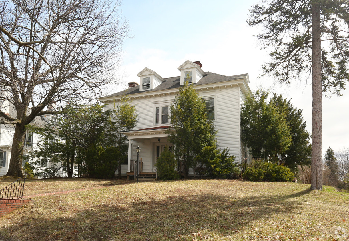 Primary Photo - 267 South St