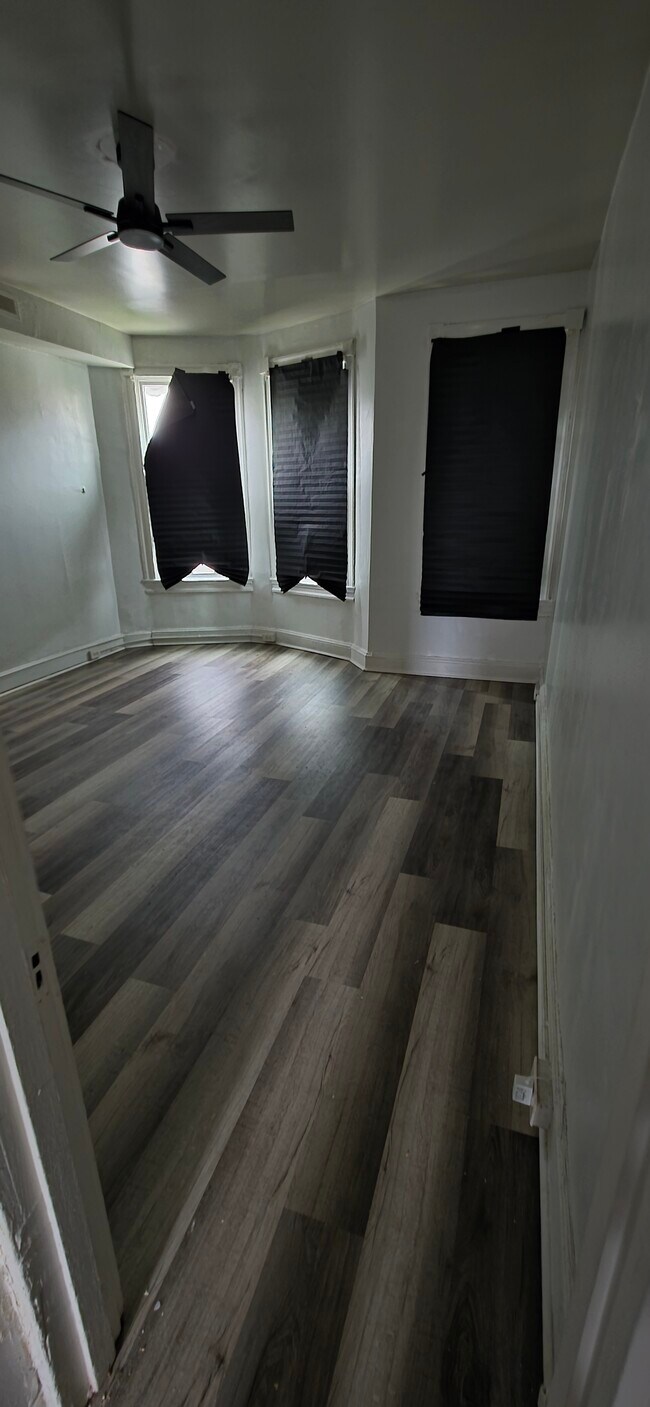 Foto del edificio - 2920 Parkwood Ave