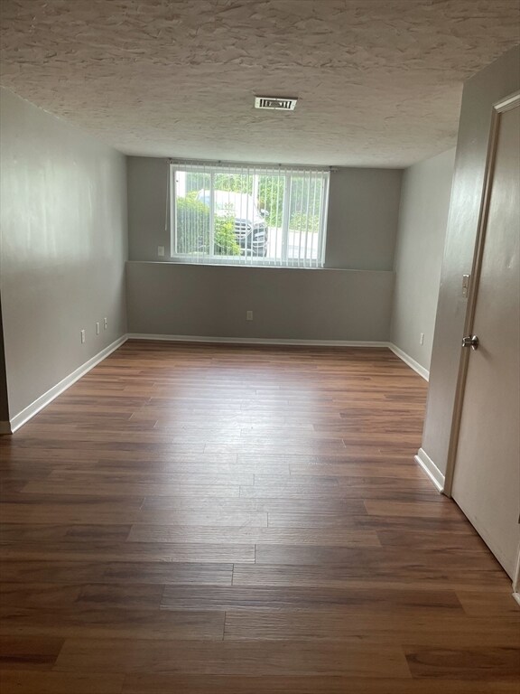 Foto del edificio - 5455 N Main St