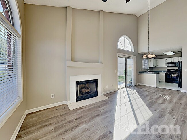 Building Photo - 4242 Tenneyson Ln