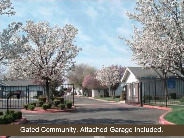North of Shaw, Free Garage - Gates Villas