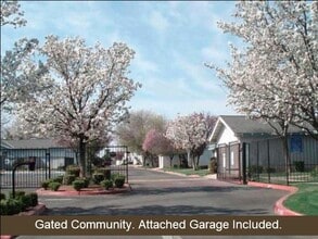 North of Shaw, Free Garage - Gates Villas