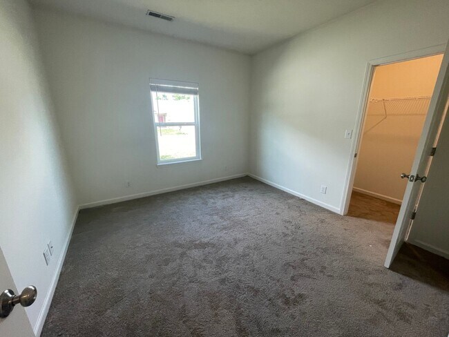 Foto del edificio - Modern 3 Bedroom Home!