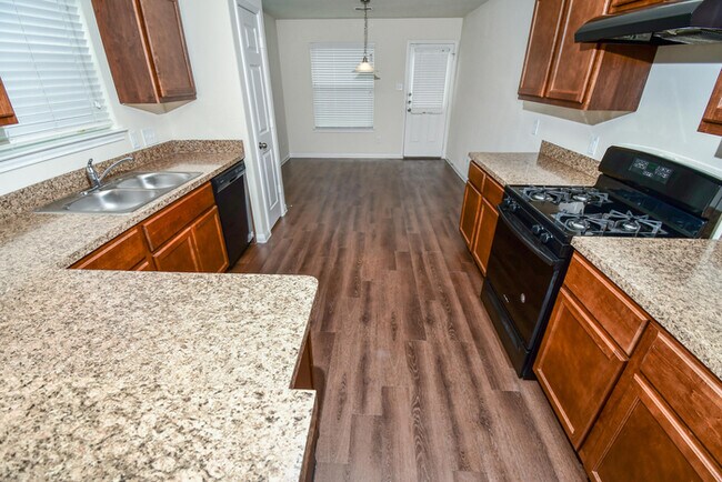 Foto del edificio - 21214 Normand Meadows Ln