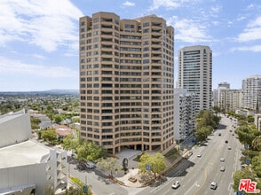 Building Photo - 10430 Wilshire Blvd