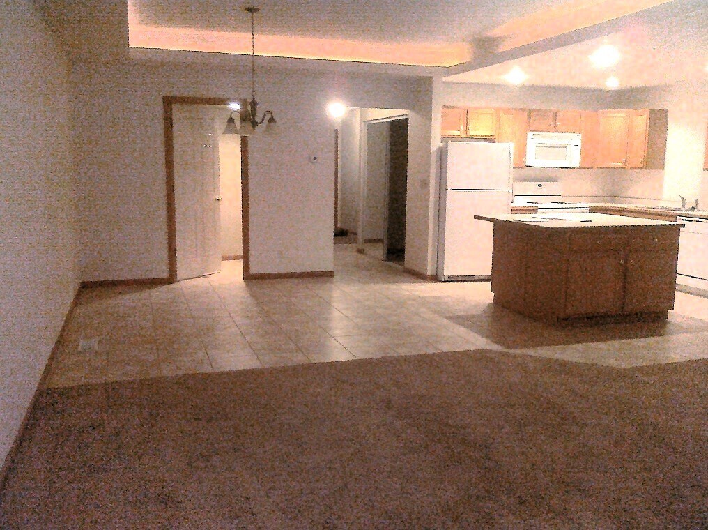 Primary Photo - 225 Helen St