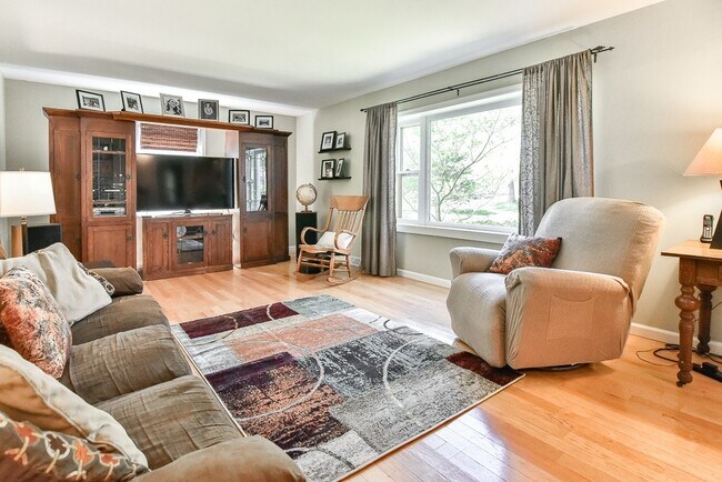 Foto del edificio - 2620 E Rock Creek Dr