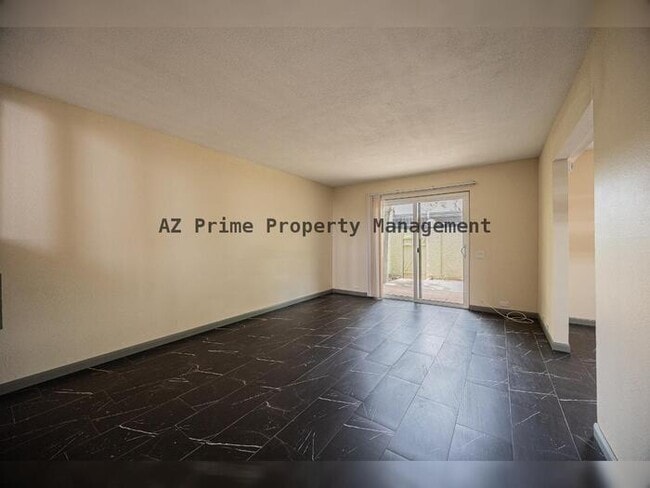 Building Photo - 4710 N 10th Pl