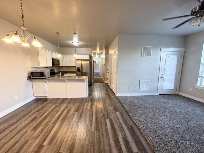 Building Photo - 12992 S Tortola Dr