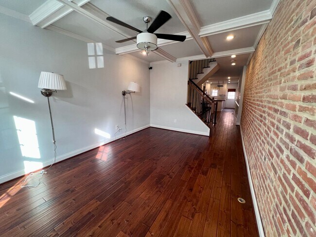 Foto del edificio - Recently Renovated 4Bedroom Townhome in Ri...