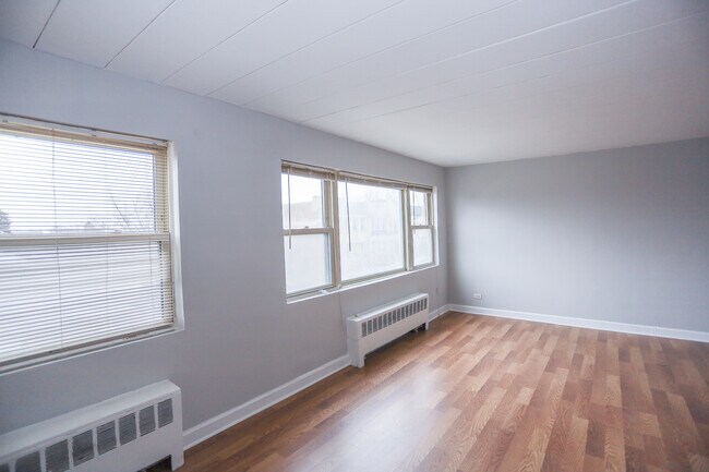 Foto del edificio - 5653 N Christiana Ave