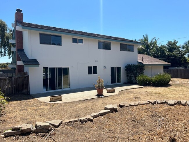 Building Photo - Spacious 2-Story Home in Kellogg School Di...
