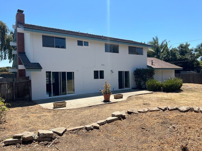 Foto del edificio - Spacious 2-Story Home in Kellogg School Di...