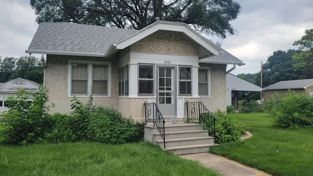 Primary Photo - 2032 N 65th Ave