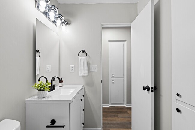 Foto del edificio - 986 Loretta Ave